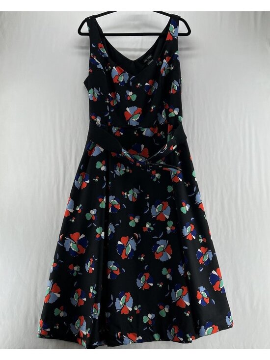City Chic Dresses & Skirts - City Chic Floral V-Neck Dress Womens Sz L/20 Sleeveless Belted A-Line Black